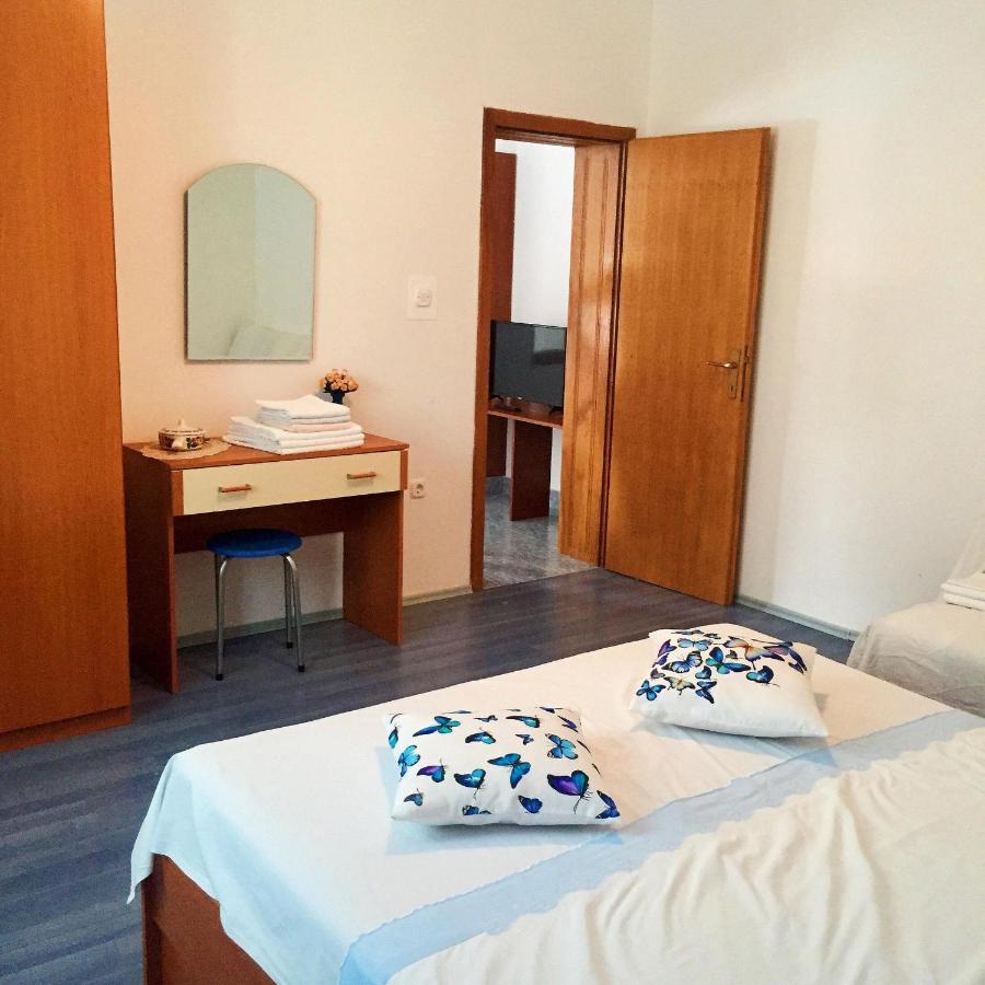Apartments Mirela Karlobag Zewnętrze zdjęcie